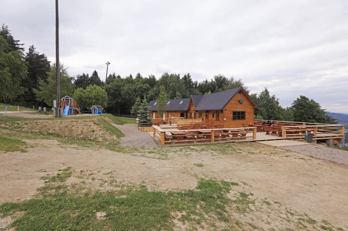 (FOTO) Trikotna jasa: Priljubljena koča na Pohorju pod lupo inšpektorja