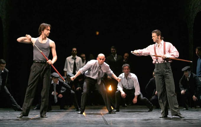Romeo in Julija, SNG Opera in balet Ljubljana, leta 2006, Jaš Otrin (Tybalt) in Iulian Ermalai (Mercutio) 