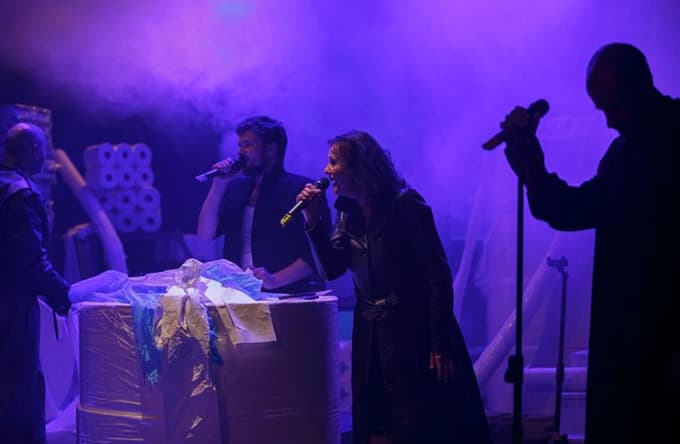 Sklepni prizor, izvedba Plave države Mirana Perka