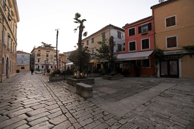 Preden stopite v menjalnico ali banko na Hrvaškem, preverite menjalne tečaje in morebitne provizije. 