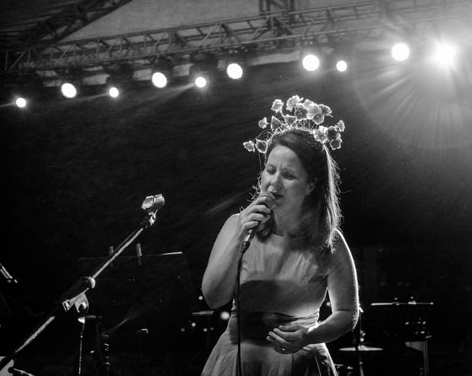 Zvezdana Novaković kot prvonagrajena na World Music Festivalu Zeman