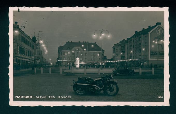 Tretja generacija luči je bila za trg zelo pomembna, saj ga je osvetljevala v celoti.