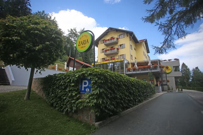 Zarja je iz nekdanje koče prerasla v hotel.