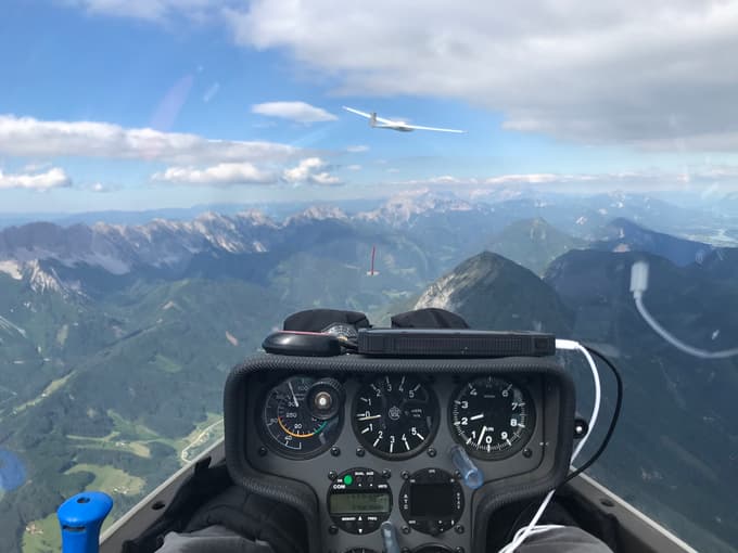V Aeroklubu Ptuj se veselijo rekordnega poleta svojega kolega Gregorja Urbančiča.
