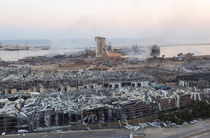 (FOTO in VIDEO) Velika katastrofa: V eksplozijah v Bejrutu umrlo najmanj sto ljudi, več kot 4000 ranjenih