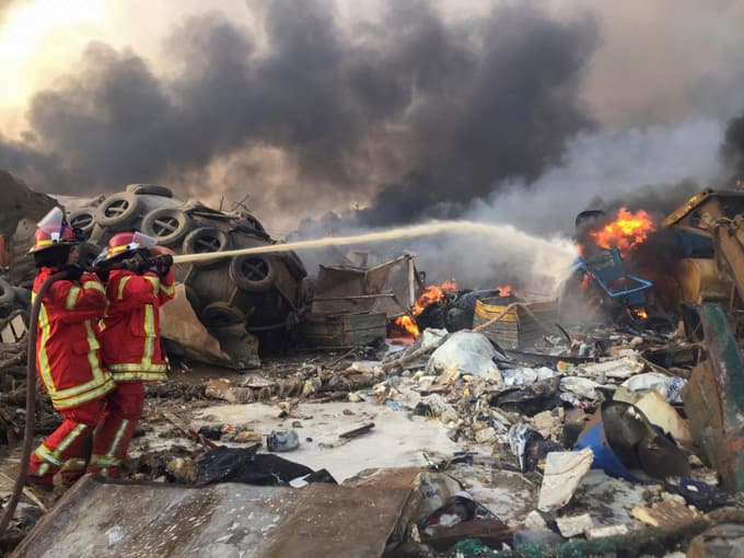 (FOTO in VIDEO) Eksplozije v Bejrutu terjale več deset življenj, okoli 2500 ranjenih