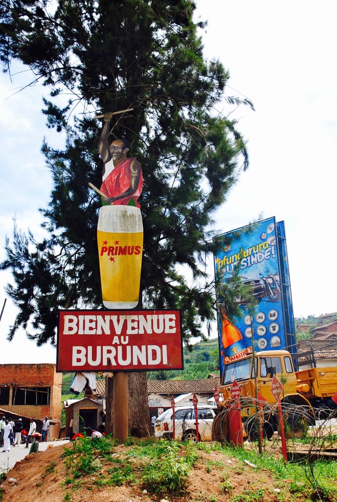 Član upravnega odbora Heinekena v Burundiju je hkrati tudi predsednik ustavnega sodišča, ki je nekdanjemu predsedniku države Pierru Nkurunzizi omogočilo sporen tretji mandat.