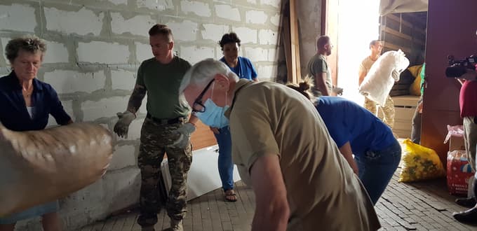 S pomočjo pripadnikov Slovenske vojske so bili zamaški natovorjeni kot bi mignil.