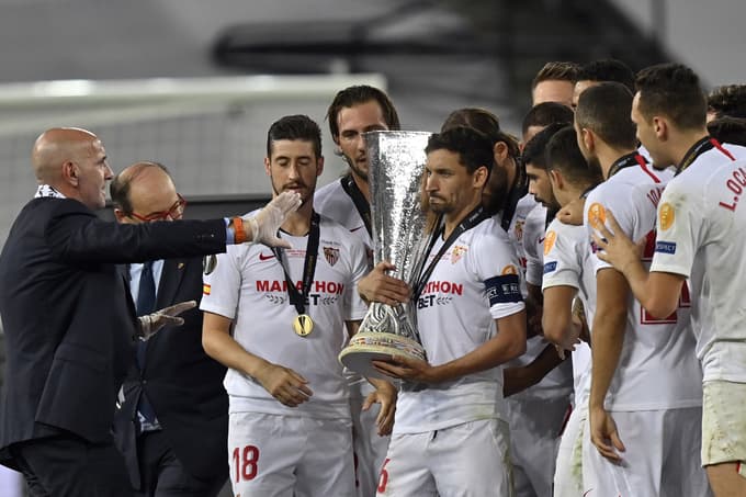 (FOTO) Sevilla v šestem finalu do šeste zmage, Handanović ostaja brez lovorike