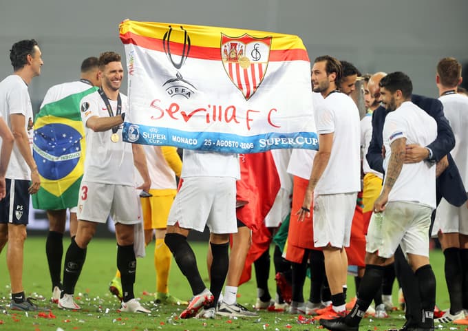 (FOTO) Sevilla v šestem finalu do šeste zmage, Handanović ostaja brez lovorike