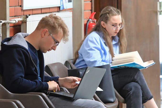 Kaj morajo dijaki vedeti pred informativnimi dnevi: Zbrali smo deset vprašanj in poiskali odgovore