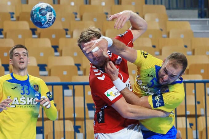 Kako se rokometaši soočajo z virusi take in drugačne vrste: 10.000 evrov za teste, omejitve v dvorani, nedorečena pravila ...