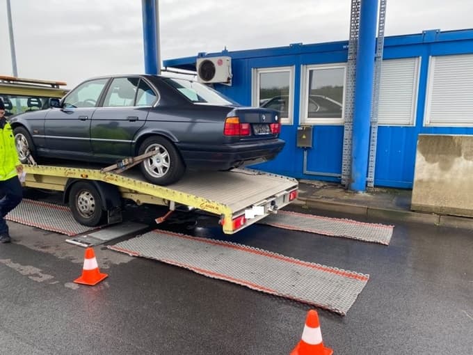 (FOTO) Mariborski policisti med poostrenim nadzorom dvakrat v enem dnevu ujeli istega voznika