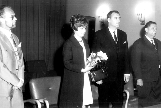 Poroka Brede Konšek in Borisa Kralja, 24. april 1968. Ob njiju sta priči Andrej Hieng na levi in Stane Sever.