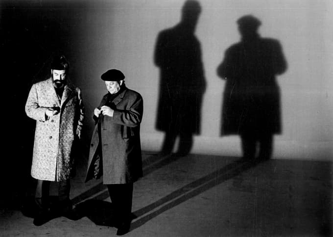 Pred snemanjem - Boris in Stane v avli Radia Ljubljana, november 1970