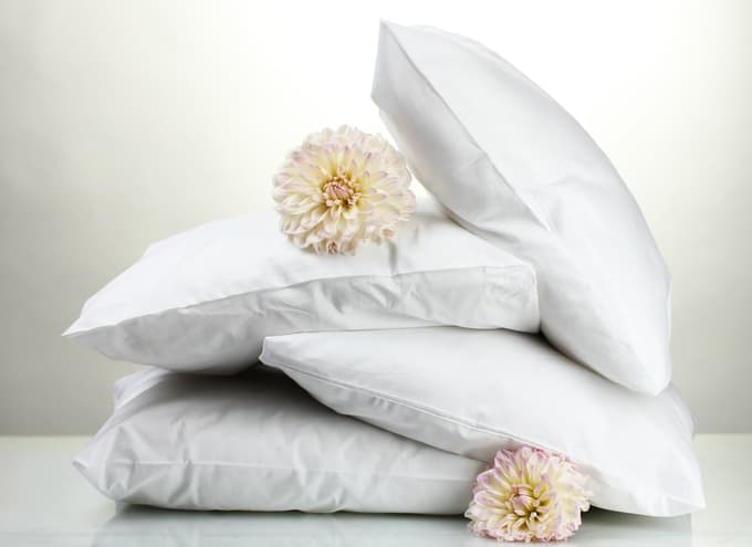 Spite na hrbtu ali boku? Izberite si pravi vzglavnik