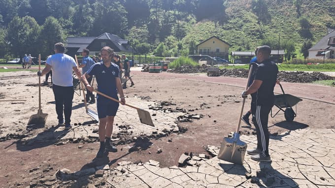NK Maribor v podpor o NK Peca