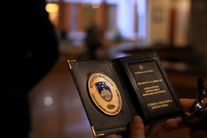 Zdravstveni inšpektorat opozarja potrošnike glede nakupov preko tveganih spletnih strani