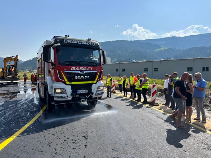 (FOTO) Dravska dolina ni več odrezana, novi začasni most v Otiškem Vrhu je odprt!