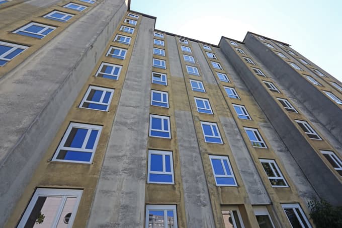 Večina novih oken je kot del energetske sanacije že vgrajenih.