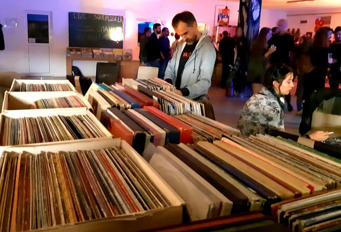 Vinilke so obdržale svoj čar.
