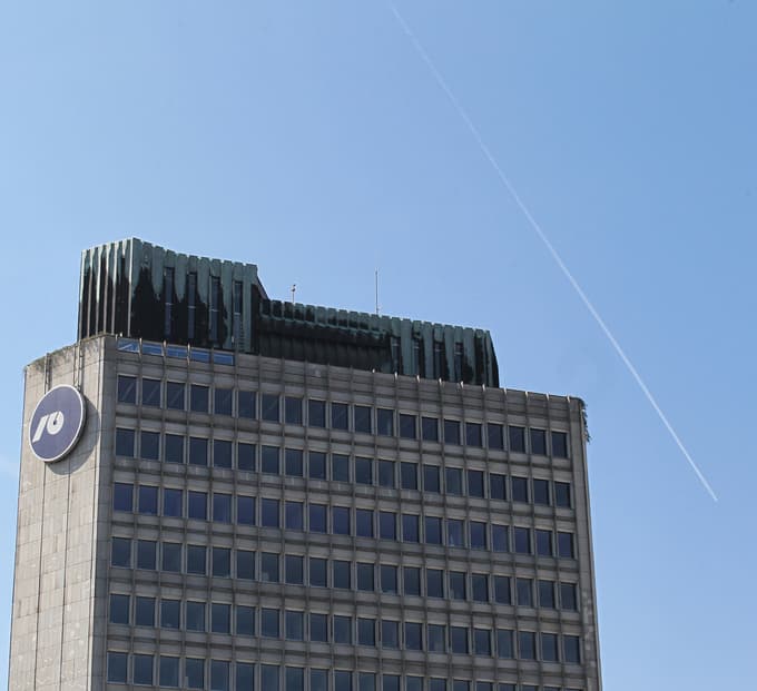 NLB svojo lizinško dejavnost v Sloveniji, v Severni Makedoniji pa upravljanje premoženja.