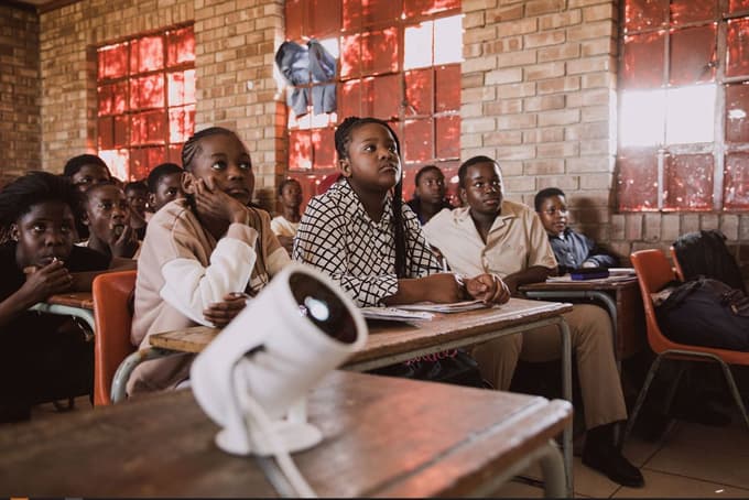 Samsung razširja program Wildlife Watch opazovanja divjih živali za zaščito pred divjim prekupčevanjem