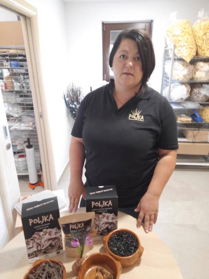 Janja Metličar je odgovorna za proizvodnjo testenin in drugih (trajnih) pekovskih izdelkov.