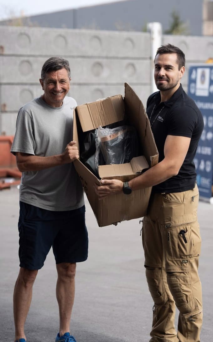 Pomagal je tudi Borut Pahor.