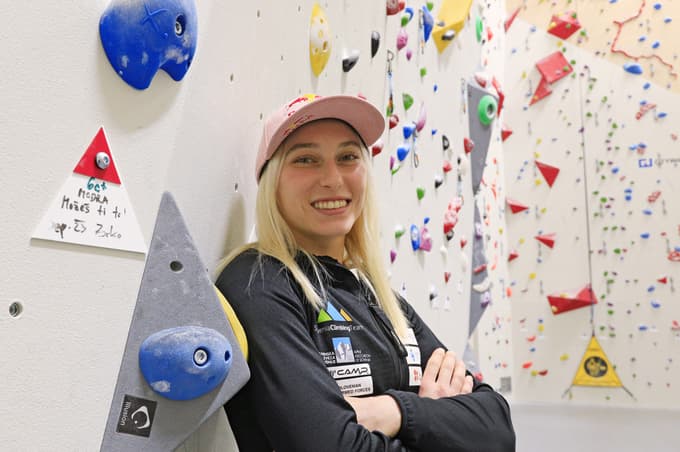 Janja Garnbret na obisku v plezalnem centru