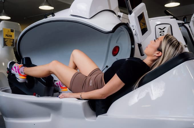 Pri vadbi pod IR-svetlobo se kilogrami in centimetri topijo sami od sebe