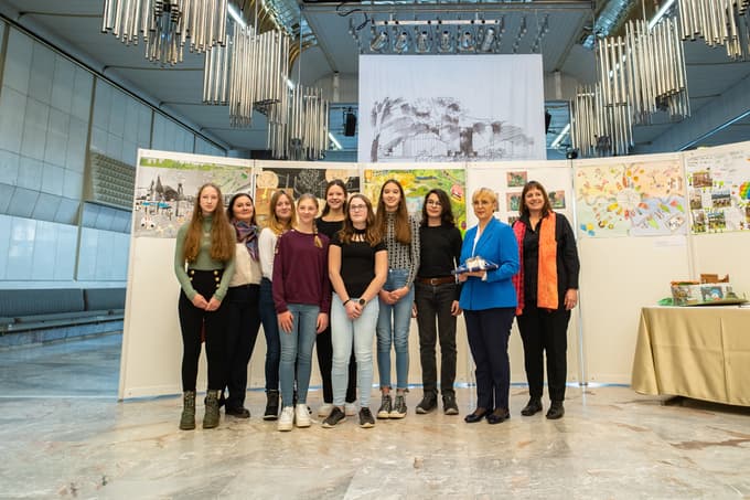 Učenci prevaljske osnovne šole priznanje prejeli iz rok predsednice