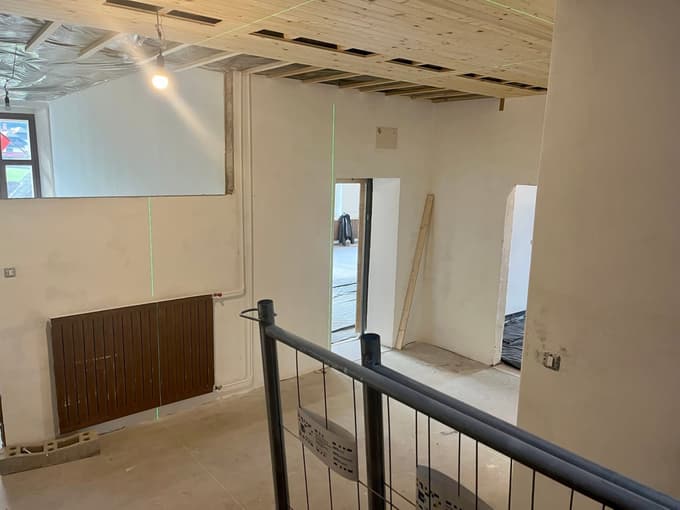 Prvo nadstropje počasi dobiva svojo podobo, dela naj bi zaključili do februarja 2024