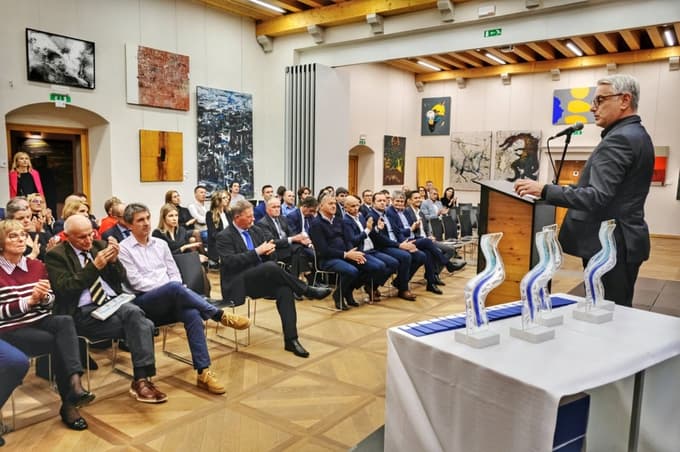 "V Sloveniji se moramo učiti od primorskih občin."
