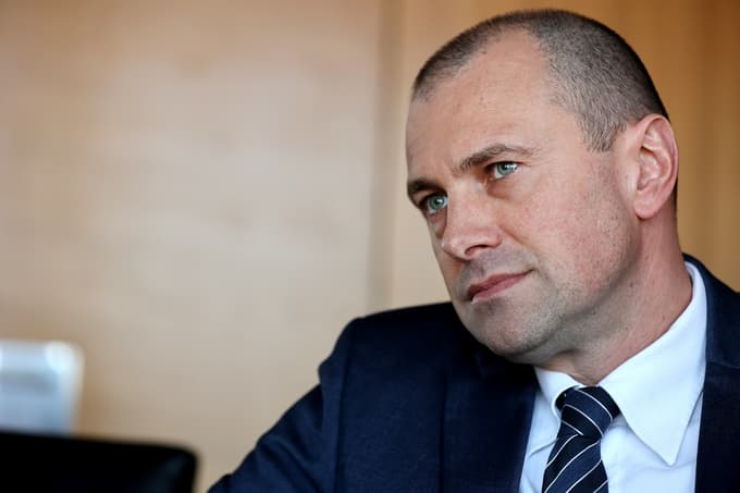 Blaž Brodnjak, NLB, portret