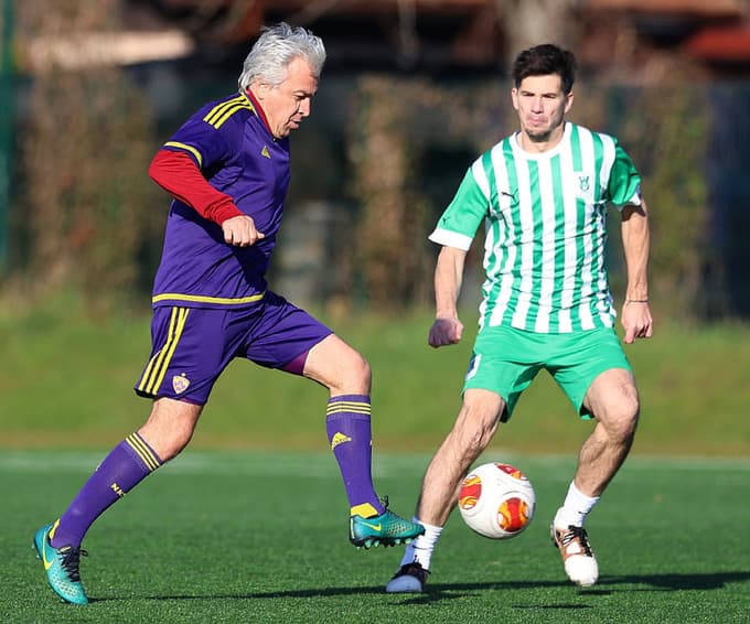 Kliton Bozgo je v svoji aktivni karieri igral za NK Maribor in NK Olimpija, tokrat je igral v veteranskem dresu vijoličastih.