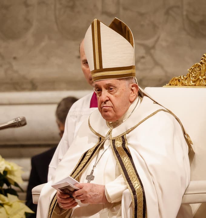 (FOTO) Vatikan: Papež Frančišek pred božičem pozval k miru