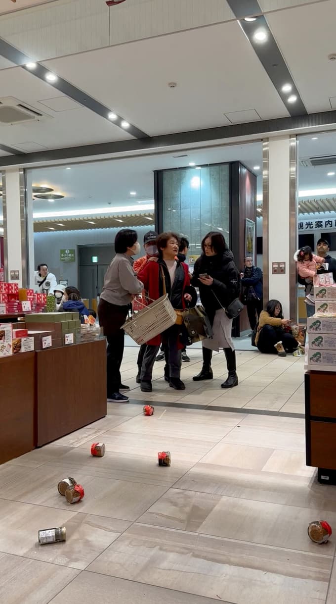 (FOTO in VIDEO) Poglejte trenutek, ko je Japonsko stresel potres z magnitudo 7,6