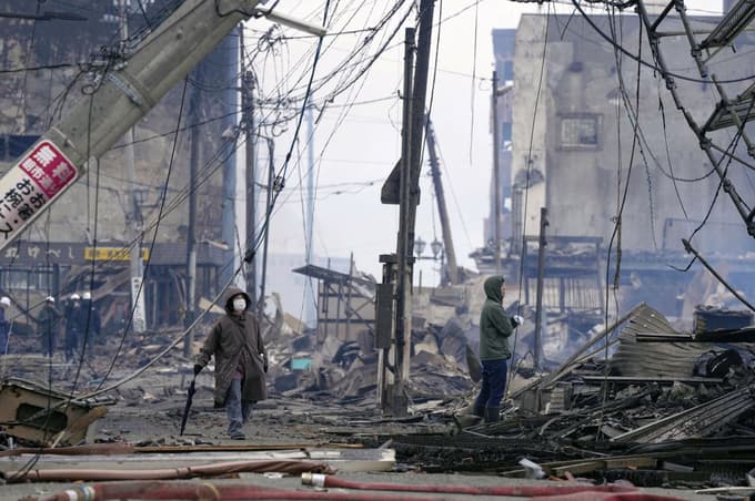 (FOTO) Število žrtev potresa na Japonskem naraslo na 57