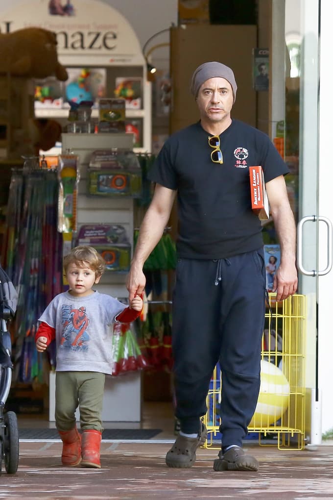 Tudi Roberta Downeya Jr. so nekoč opazili v kroksih.  