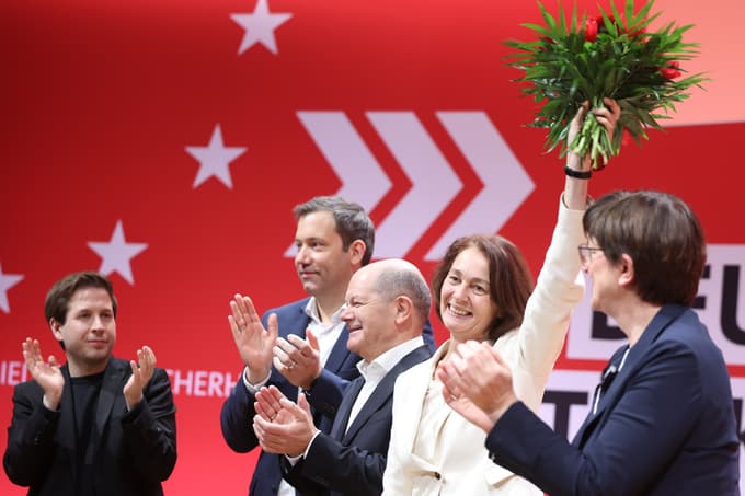 Nemčija: SPD napovedala boj proti skrajni desnici