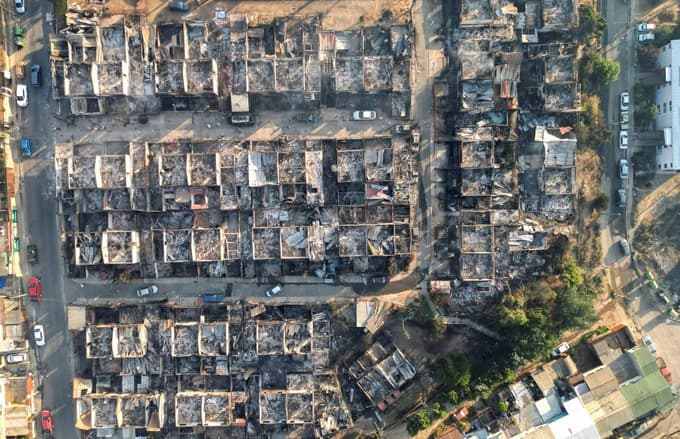 V katastrofalnih gozdnih požarih v Čilu najmanj 19 mrtvih, zgorelo je 43.000 hektarjev gozdov