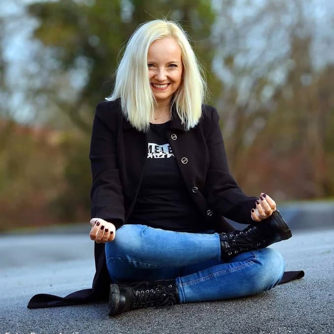 Vaditeljica joge v Slovenski Bistrici ponuja tudi jogo za zraven. Pride tudi na dom ali v pisarno