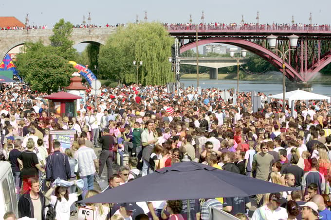 12. junija 2005 si je prireditev Red Bull Flugtag na Lentu v Mariboru ogledala množica ljudi.