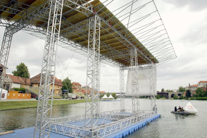 (FOTO) Samo za pogumne: V Maribor po 19 letih spet prihaja dan letenja