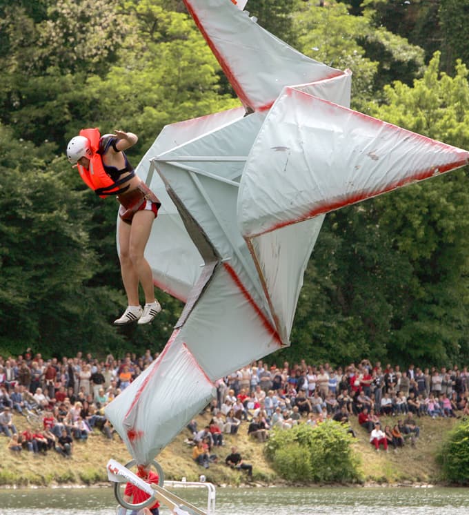 (FOTO) Samo za pogumne: V Maribor po 19 letih spet prihaja dan letenja