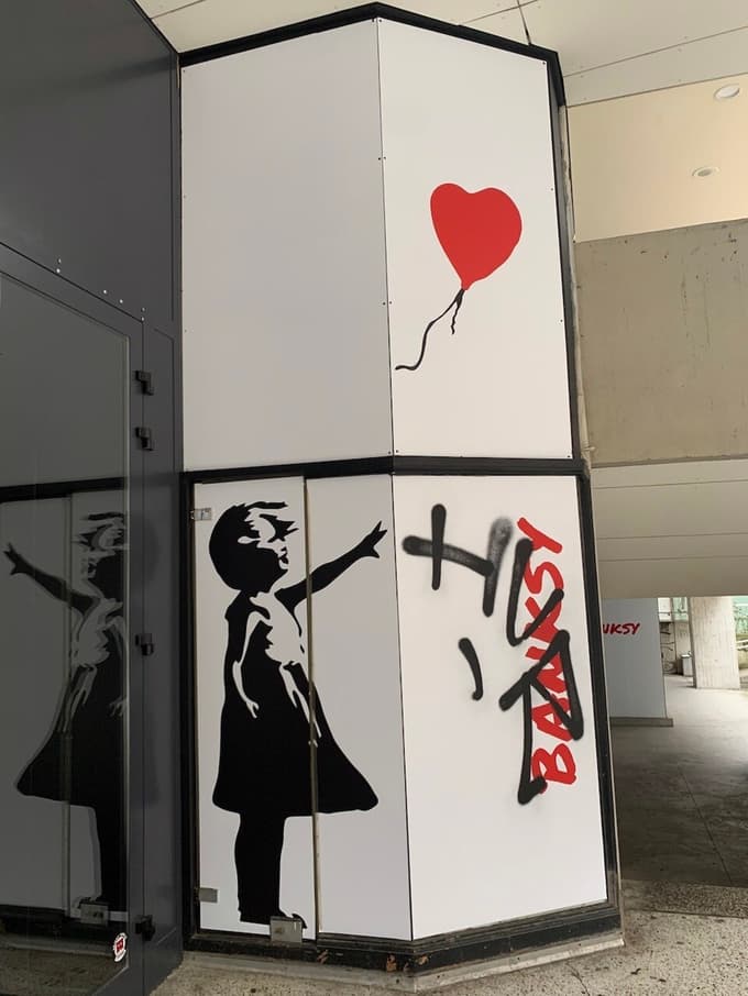 Grafit prekriv Banksyjev podpis