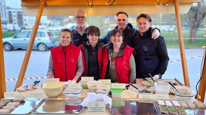 Tudi domačih dobrot na koncertu ni manjkalo.