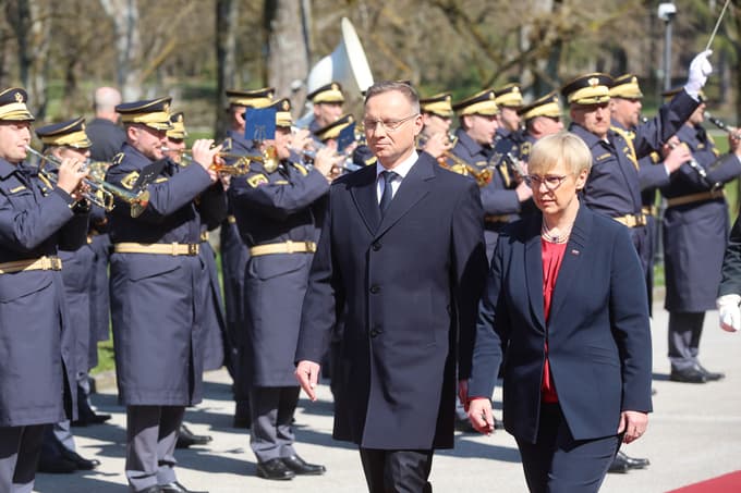 Predsednica Nataša Pirc Musar ga je sprejela na Brdu pri Kranju. 