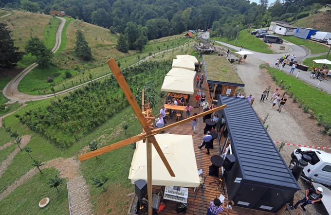 Postavitev klopotca je sedaj že tradicija. Ponovno julija letos.